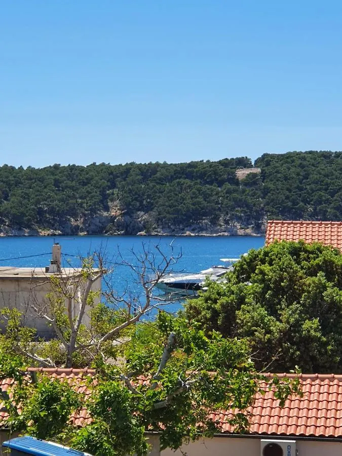 6 M, 50 M Do Plaze Apartment Barbat na Rabu