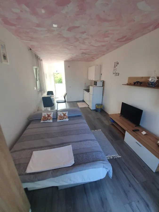 6 M, 50 M Do Plaze Apartment Barbat na Rabu Croatia