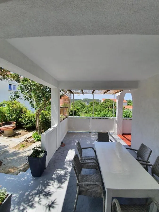 6 M, 50 M Do Plaze Apartment Barbat na Rabu 0*,  Croatia