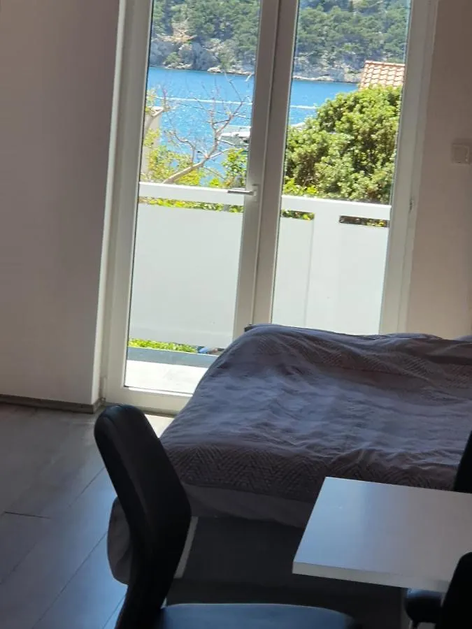 6 M, 50 M Do Plaze Apartment Barbat na Rabu