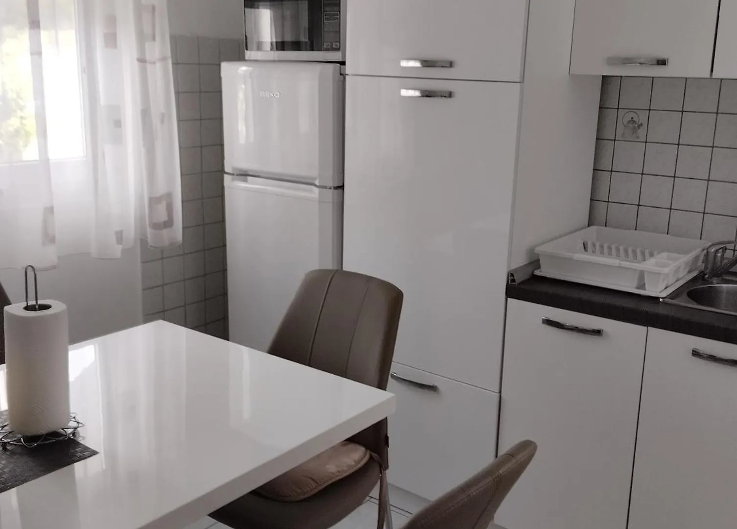 6 M, 50 M Do Plaze Apartment Barbat na Rabu