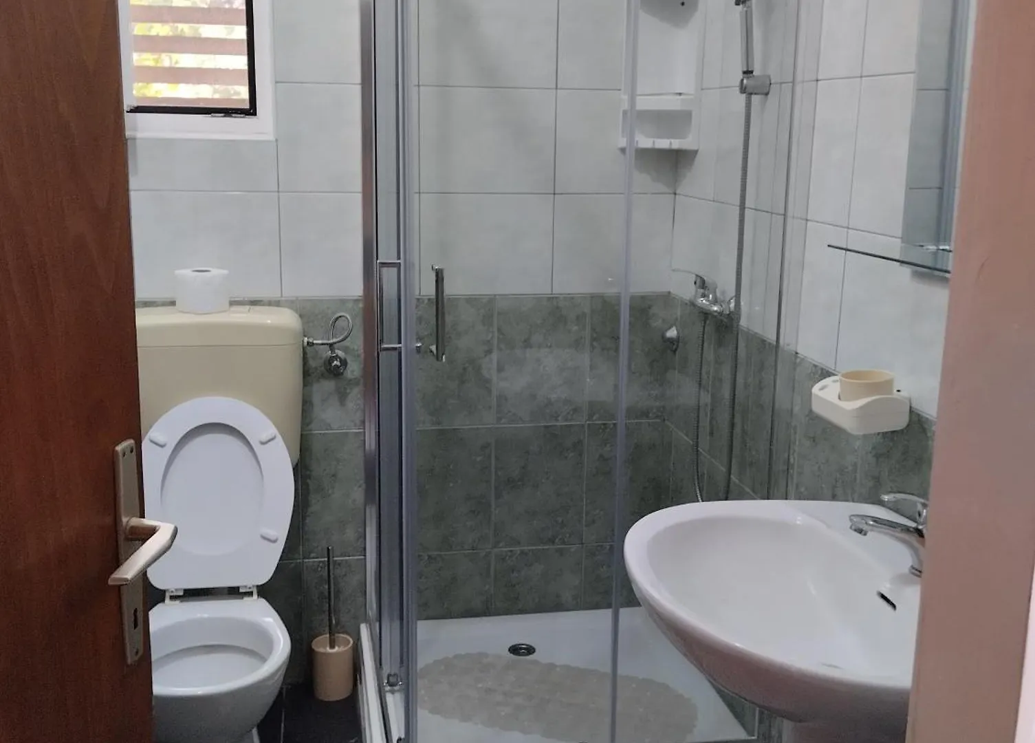 6 M, 50 M Do Plaze Apartment Barbat na Rabu