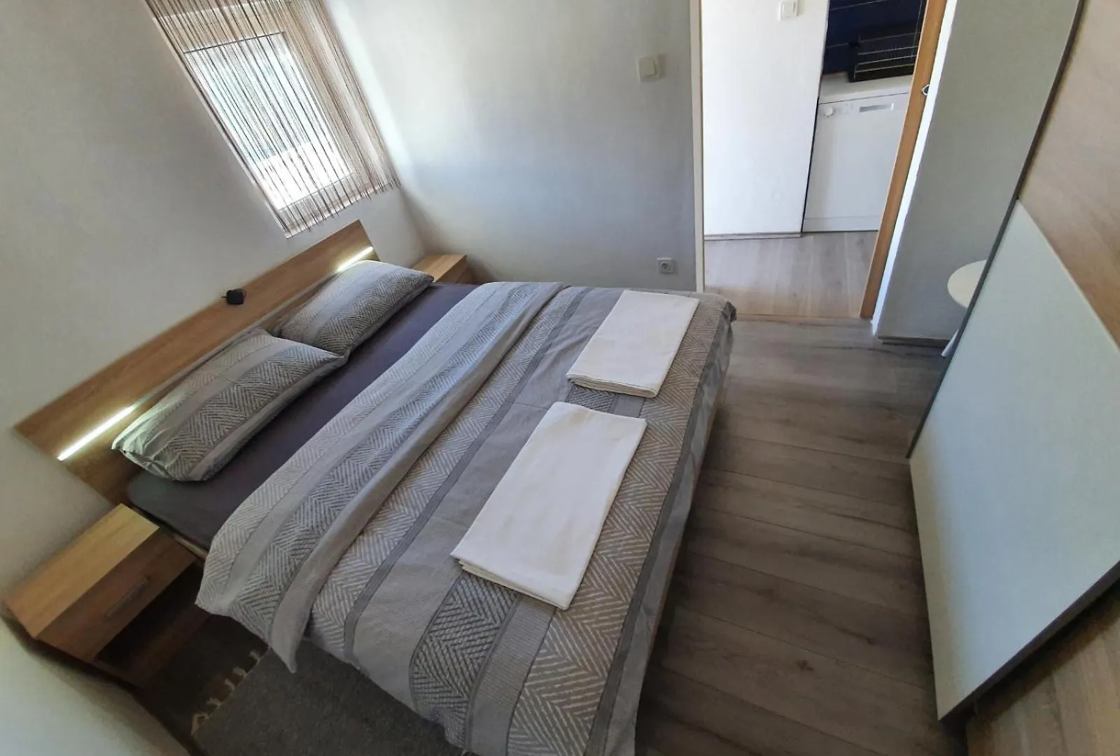6 M, 50 M Do Plaze Apartment Barbat na Rabu