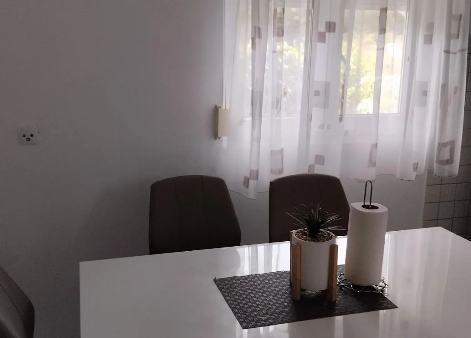 6 M, 50 M Do Plaze Apartment Barbat na Rabu